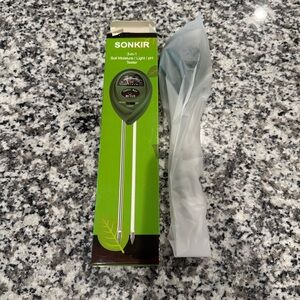 NWT - 3-in-1 Soil Tester